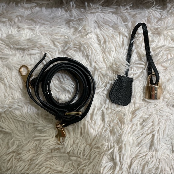 BNWT Leather Top Handle Bag - Picture 5 of 14